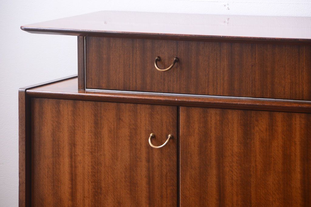 ヴィンテージ家具　G-PLAN　北欧ビンテージ　BBシリーズ　サイドボード(サイドキャビネット)(2)