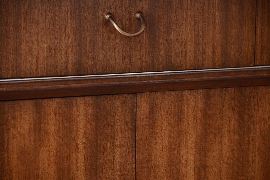 ヴィンテージ家具　G-PLAN　北欧ビンテージ　BBシリーズ　サイドボード(サイドキャビネット)(2)