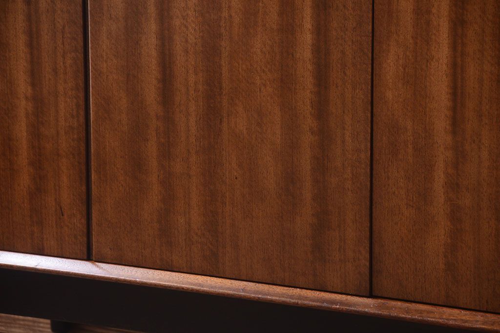 ヴィンテージ家具　G-PLAN　北欧ビンテージ　BBシリーズ　サイドボード(サイドキャビネット)(2)