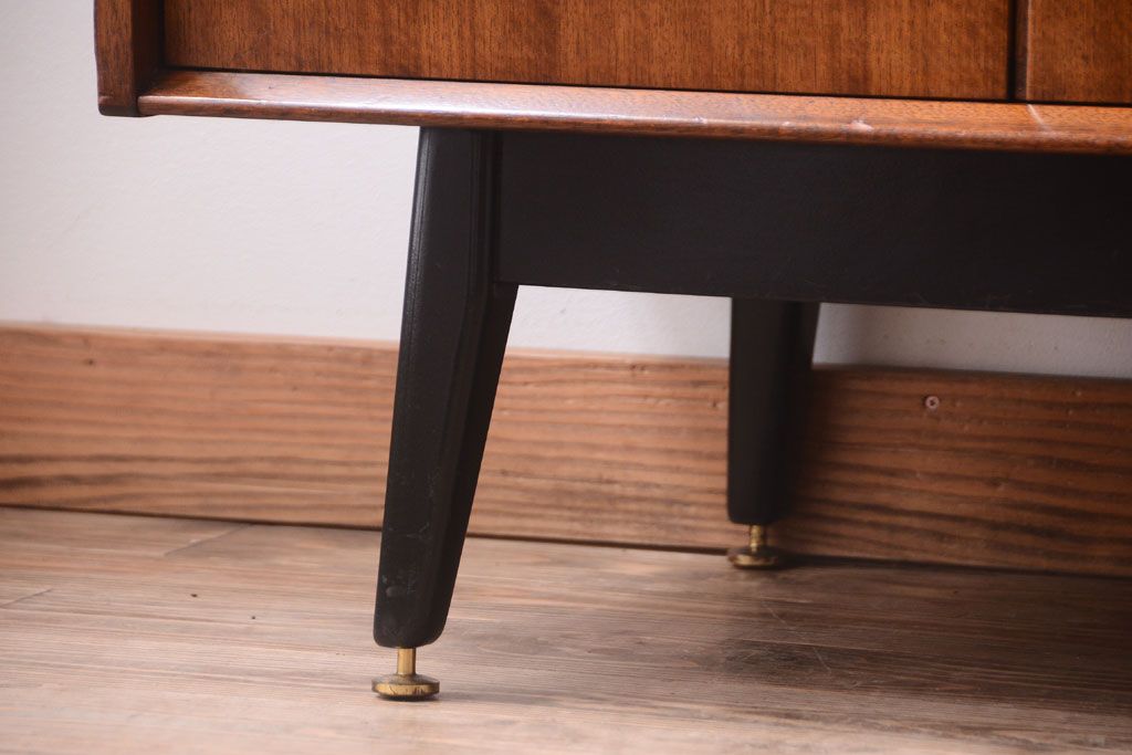 ヴィンテージ家具　G-PLAN　北欧ビンテージ　BBシリーズ　サイドボード(サイドキャビネット)(2)