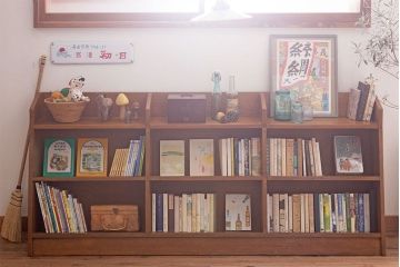 アンティーク家具　台形!和製アンティーク　古い木の本棚