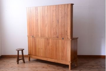 アンティーク家具　イギリスアンティーク　オーク材の大きな食器棚(カップボード)(2)