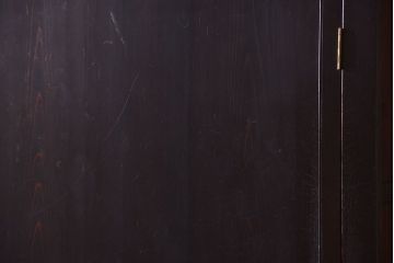 アンティーク家具　明治期　脚付き!古い木製の縦型収納棚(収納箪笥)