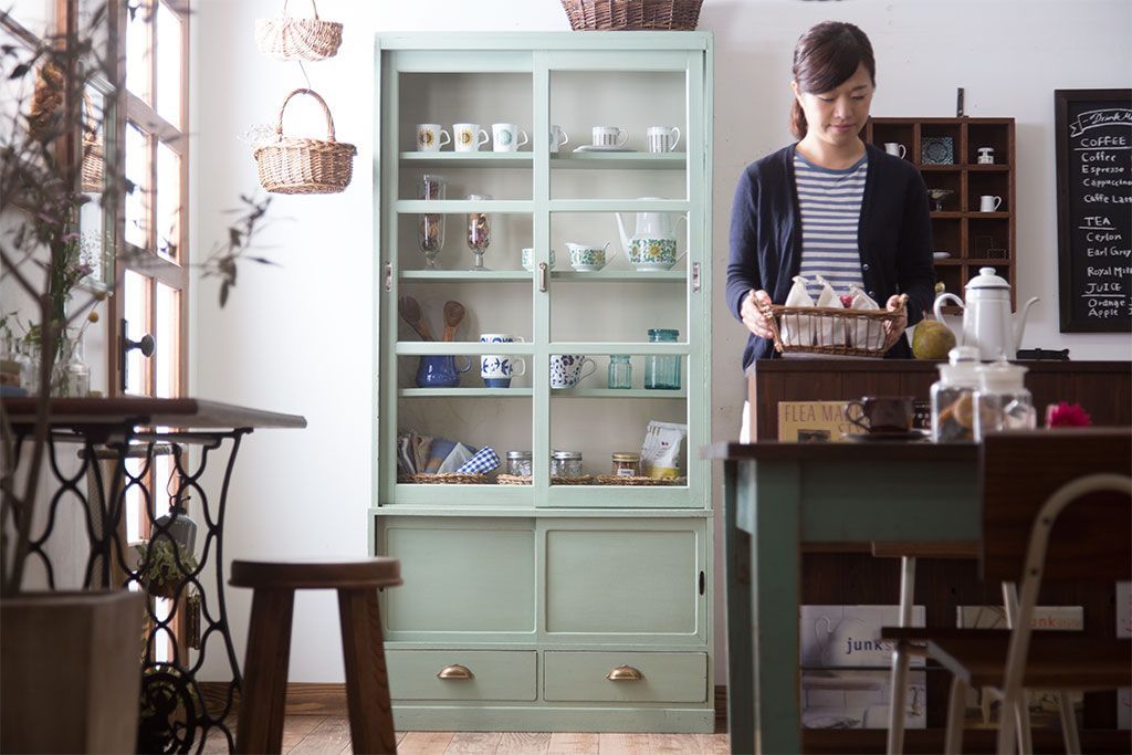 アンティーク家具　くすんだグリーンペイントの重ね収納棚(食器棚)