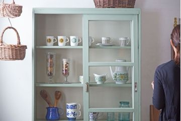 アンティーク家具　くすんだグリーンペイントの重ね収納棚(食器棚)