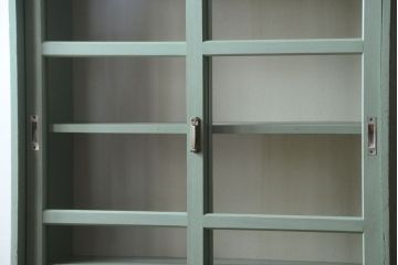 アンティーク家具　くすんだグリーンペイントの重ね収納棚(食器棚)