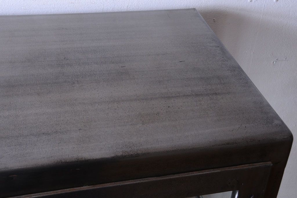 ヴィンテージ家具　ヨーロッパビンテージ　古い縦型ガラスケース