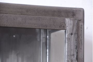 ヴィンテージ家具　ヨーロッパビンテージ　古い縦型ガラスケース