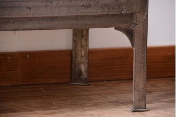 ヴィンテージ家具　ヨーロッパビンテージ　古い縦型ガラスケース