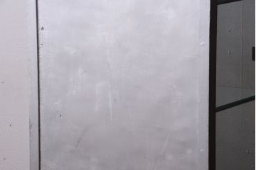 ヴィンテージ家具　ヨーロッパビンテージ　古い縦型ガラスケース