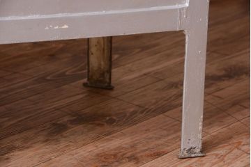 ヴィンテージ家具　ヨーロッパビンテージ　古い縦型ガラスケース