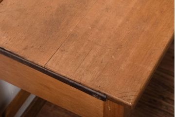 ヴィンテージ家具　イギリスビンテージ　シンプルなスクールデスク