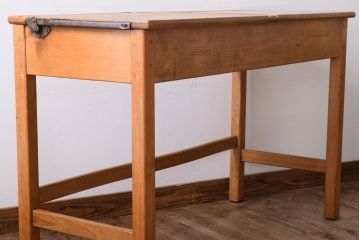 ヴィンテージ家具　イギリスビンテージ　シンプルなスクールデスク