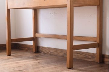 ヴィンテージ家具　イギリスビンテージ　シンプルなスクールデスク