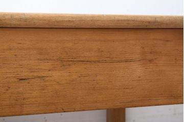 ヴィンテージ家具　イギリスビンテージ　シンプルなスクールデスク