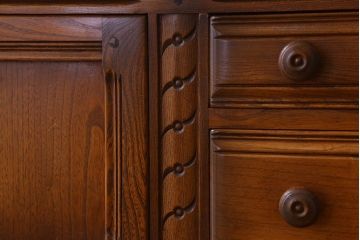 ヴィンテージ家具　イギリスビンテージ　アーコール　上質なサイドボード
