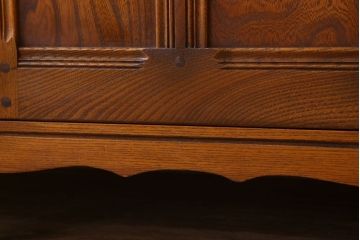 ヴィンテージ家具　イギリスビンテージ　アーコール　上質なサイドボード