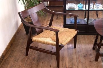 中古　松本民芸家具　77型　曲肘　ラッシ座面アームチェア(定価約18万円)(2)