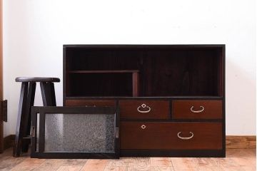 アンティーク家具　和製アンティーク 結霜ガラスが入ったローボード(箪笥・ローチェスト)