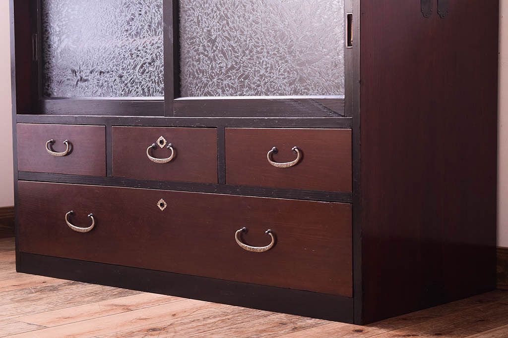 アンティーク家具　和製アンティーク 結霜ガラスが入ったローボード(箪笥・ローチェスト)