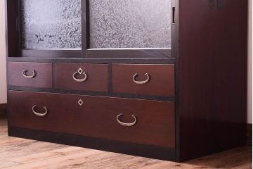 アンティーク家具　和製アンティーク 結霜ガラスが入ったローボード(箪笥・ローチェスト)