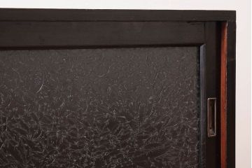 アンティーク家具　和製アンティーク 結霜ガラスが入ったローボード(箪笥・ローチェスト)