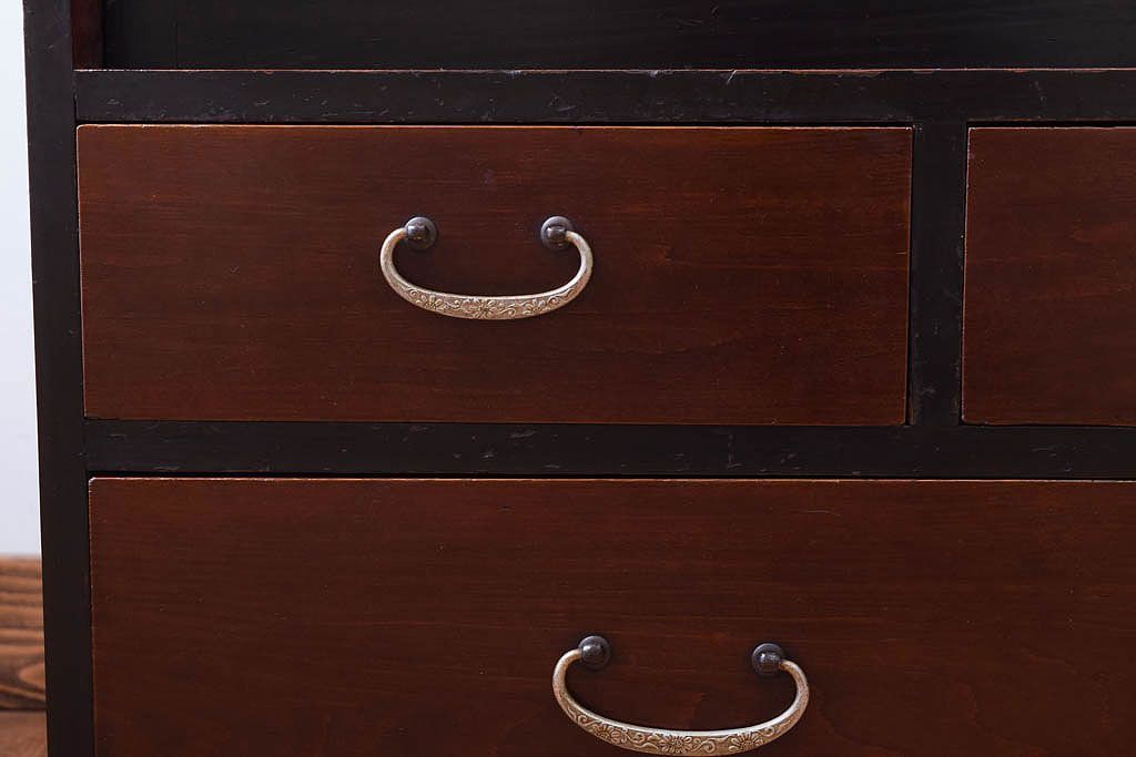 アンティーク家具　和製アンティーク 結霜ガラスが入ったローボード(箪笥・ローチェスト)