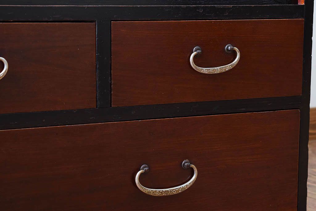 アンティーク家具　和製アンティーク 結霜ガラスが入ったローボード(箪笥・ローチェスト)