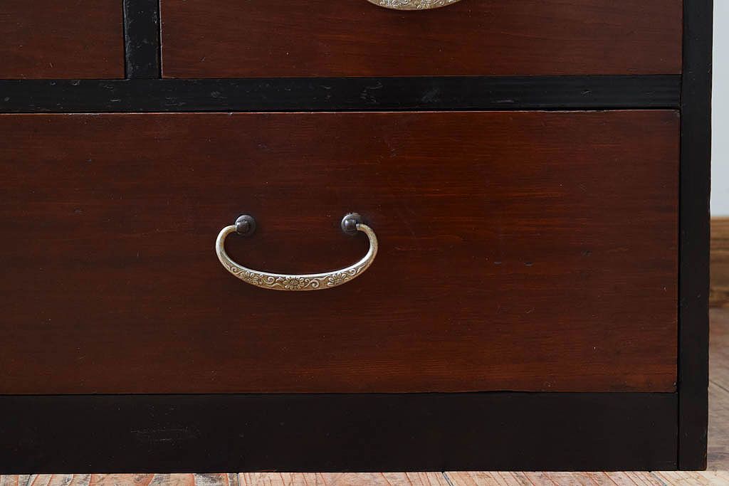 アンティーク家具　和製アンティーク 結霜ガラスが入ったローボード(箪笥・ローチェスト)