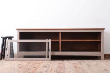 アンティーク家具　天板オーク材　モールガラス入り!アンティークペイントのローボード