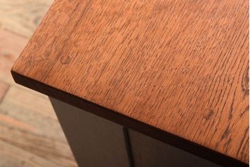 アンティーク家具　天板オーク材　モールガラス入り!アンティークペイントのローボード