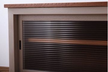 アンティーク家具　天板オーク材　モールガラス入り!アンティークペイントのローボード