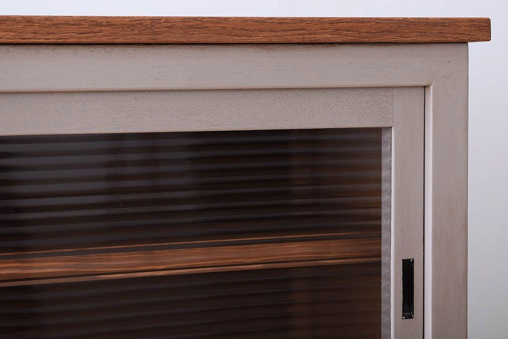 アンティーク家具　天板オーク材　モールガラス入り!アンティークペイントのローボード