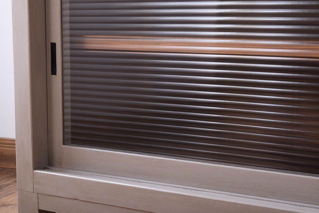 アンティーク家具　天板オーク材　モールガラス入り!アンティークペイントのローボード