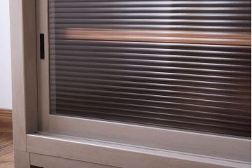 アンティーク家具　天板オーク材　モールガラス入り!アンティークペイントのローボード