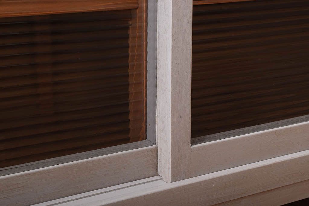 アンティーク家具　天板オーク材　モールガラス入り!アンティークペイントのローボード