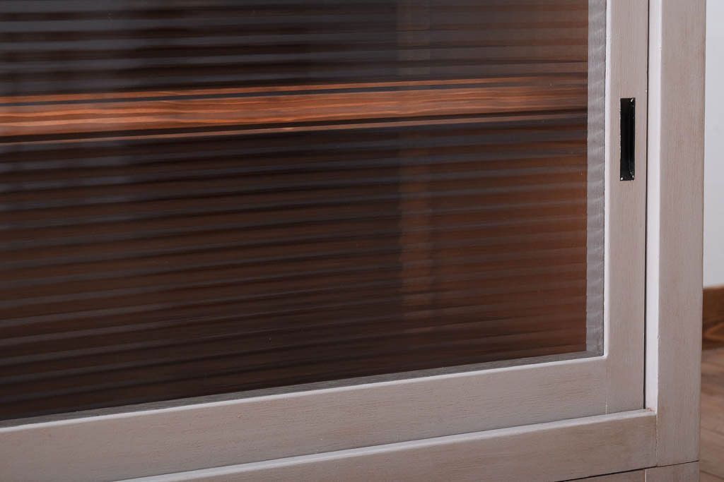 アンティーク家具　天板オーク材　モールガラス入り!アンティークペイントのローボード