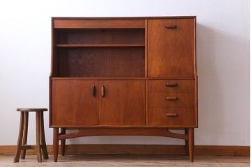 ヴィンテージ家具　G-PLAN 北欧ビンテージ　チーク材製サイドボード(サイドキャビネット)