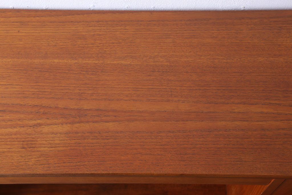 ヴィンテージ家具　G-PLAN 北欧ビンテージ　チーク材製サイドボード(サイドキャビネット)