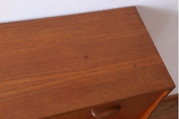 ヴィンテージ家具　G-PLAN 北欧ビンテージ　チーク材製サイドボード(サイドキャビネット)