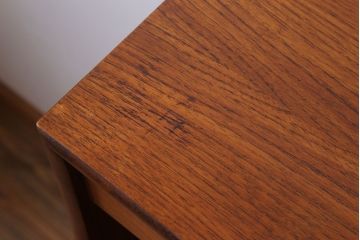 ヴィンテージ家具　G-PLAN 北欧ビンテージ　チーク材製サイドボード(サイドキャビネット)