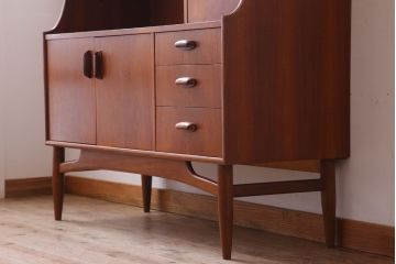 ヴィンテージ家具　G-PLAN 北欧ビンテージ　チーク材製サイドボード(サイドキャビネット)