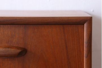 ヴィンテージ家具　G-PLAN 北欧ビンテージ　チーク材製サイドボード(サイドキャビネット)