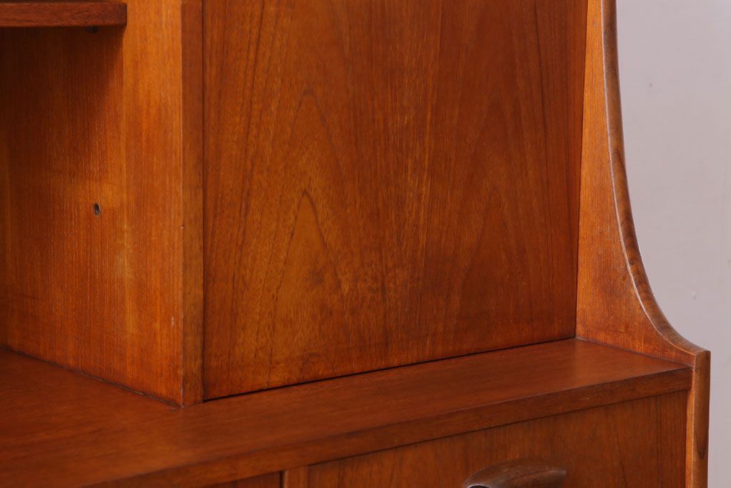 ヴィンテージ家具　G-PLAN 北欧ビンテージ　チーク材製サイドボード(サイドキャビネット)