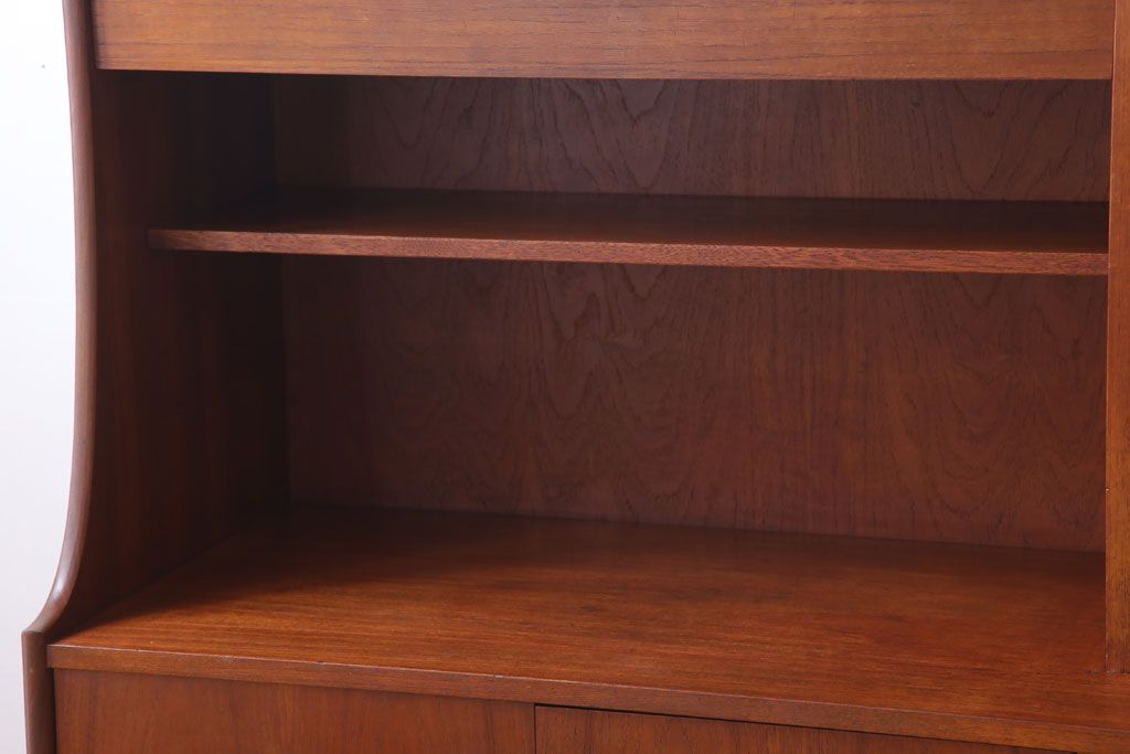 ヴィンテージ家具　G-PLAN 北欧ビンテージ　チーク材製サイドボード(サイドキャビネット)