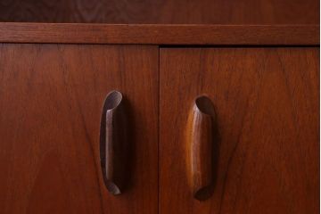 ヴィンテージ家具　G-PLAN 北欧ビンテージ　チーク材製サイドボード(サイドキャビネット)