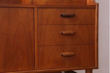 ヴィンテージ家具　G-PLAN 北欧ビンテージ　チーク材製サイドボード(サイドキャビネット)