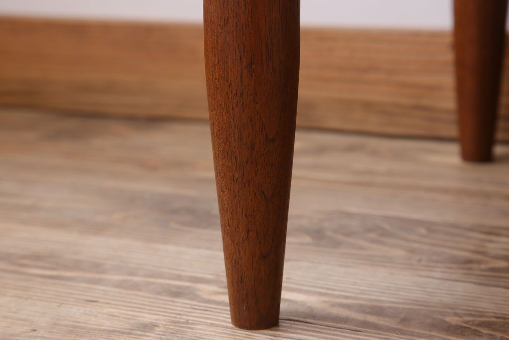 ヴィンテージ家具　G-PLAN 北欧ビンテージ　チーク材製サイドボード(サイドキャビネット)