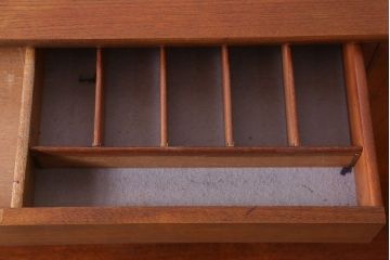 ヴィンテージ家具　G-PLAN 北欧ビンテージ　チーク材製サイドボード(サイドキャビネット)