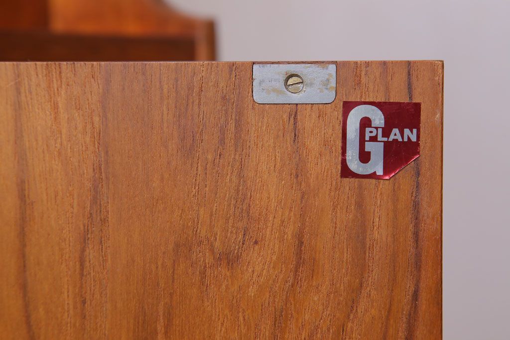 ヴィンテージ家具　G-PLAN 北欧ビンテージ　チーク材製サイドボード(サイドキャビネット)